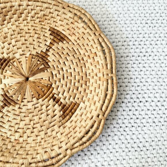 Papago Style Woven 10.5" Tray Basket Plate Scalloped Edges Hanging Mount - Picture 5 of 9